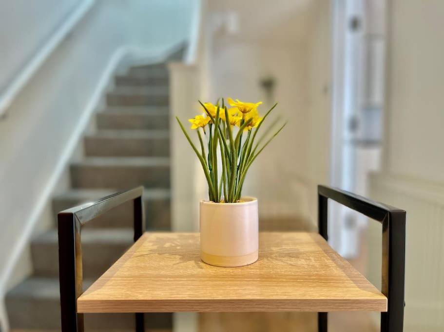 Vakantiehuis Stylish Cosy 2 Bed With Free Parking
