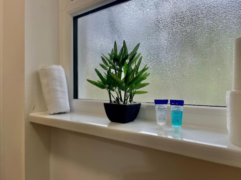 Stylish Cosy 2 Bed With Free Parking *